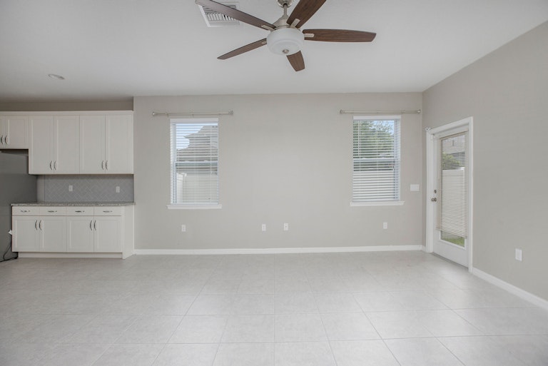 Photo 5 of 19 - 2493 Cornerstone St, Odessa, FL 33556