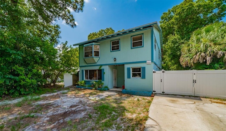 Photo 2 of 51 - 6704 50th Ave N, Saint Petersburg, FL 33709