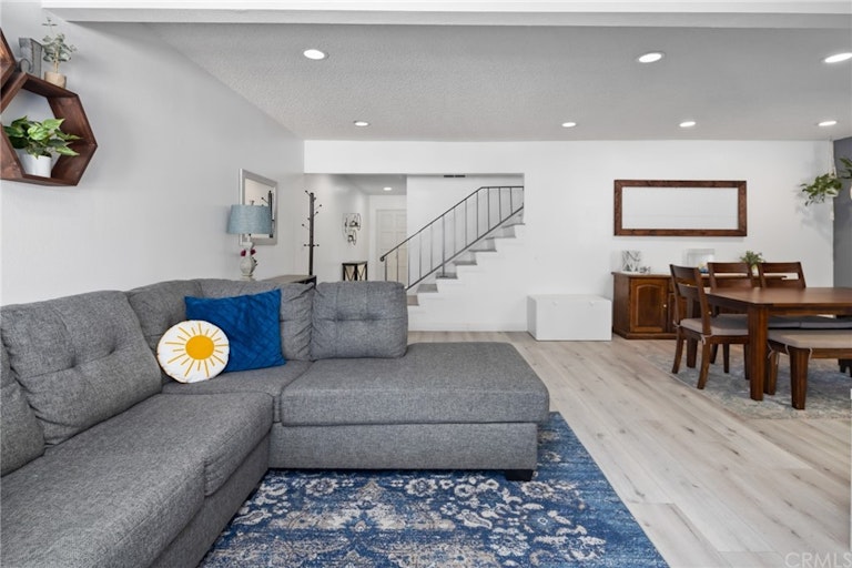 Photo 4 of 11 - 237 Ridge Terrace Ln, Montebello, CA 90640