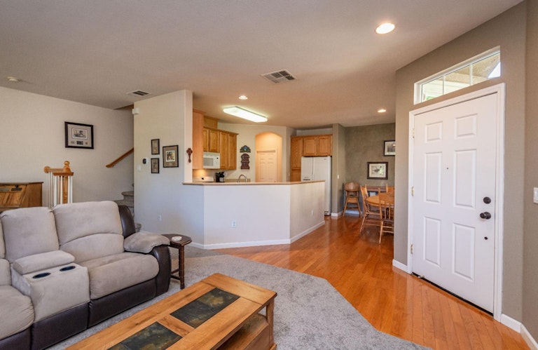 Photo 9 of 42 - 955 Marvin Gardens Way #28, Rocklin, CA 95765