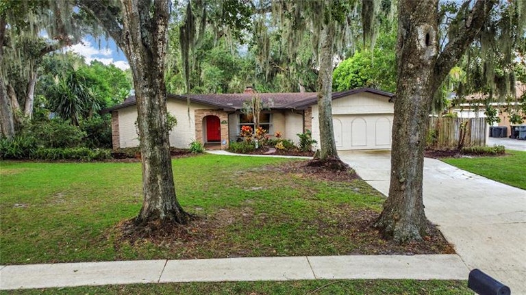 Photo 34 of 38 - 158 Oak Sq S, Lakeland, FL 33813