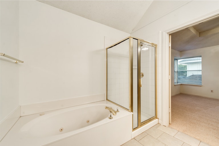 Photo 19 of 28 - 2216 Meadowstone Dr, Carrollton, TX 75006