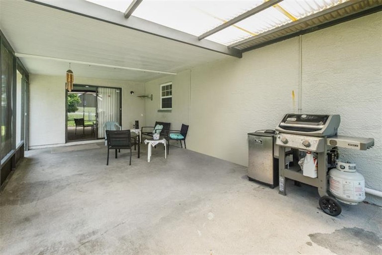 Photo 21 of 26 - 11160 Portsmouth St, Spring Hill, FL 34609