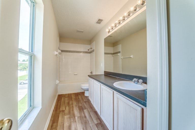 Photo 11 of 23 - 2206 Stone Abbey Blvd, Orlando, FL 32828