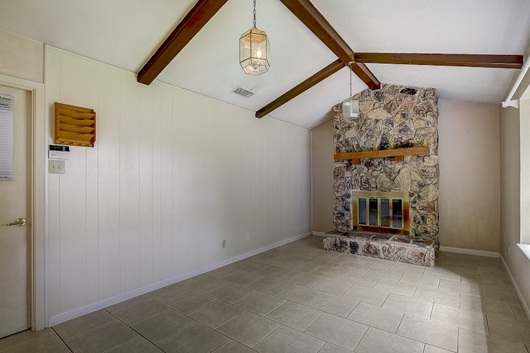 Photo 20 of 34 - 2608 Edinburgh St, Irving, TX 75062