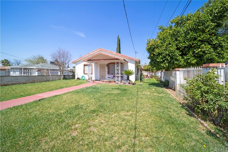 Photo 2 of 24 - 39856 Brookside Ave, Cherry Valley, CA 92223