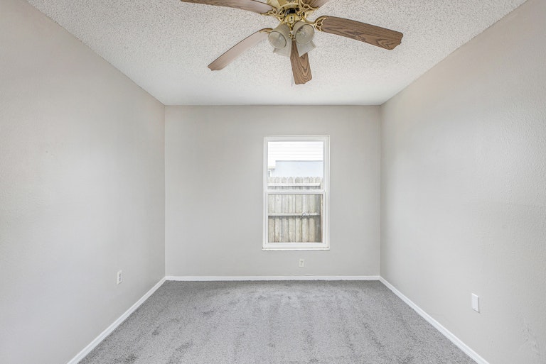 Photo 15 of 18 - 3139 Bordeaux Ln, Clearwater, FL 33759