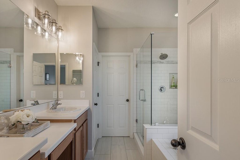 Photo 30 of 59 - 11215 Great Neck Rd, Riverview, FL 33578