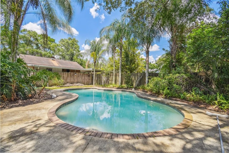 Photo 23 of 84 - 11718 N Ola Ave, Tampa, FL 33612