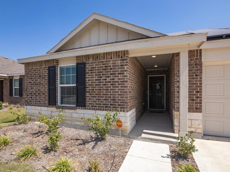 Photo 4 of 27 - 916 Shire Ave, Haslet, TX 76052
