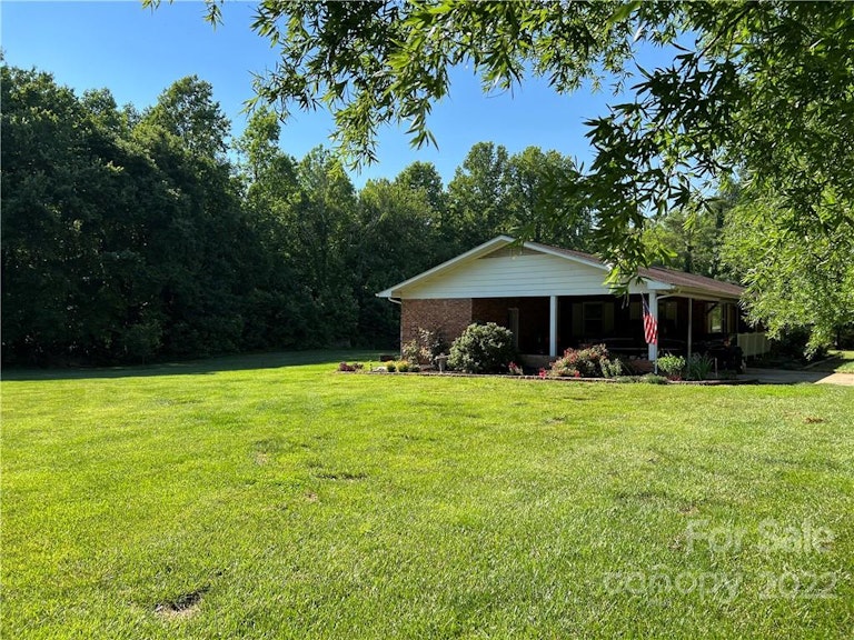 Photo 7 of 23 - 359 Sharon School Rd, Statesville, NC 28677