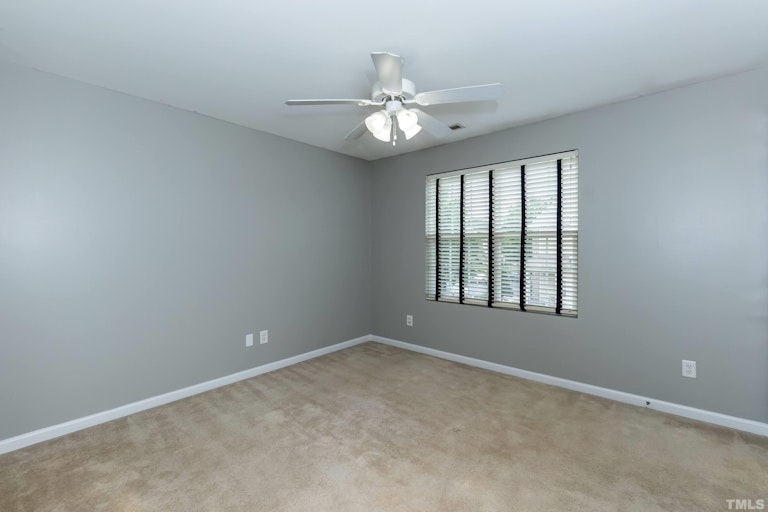 Photo 12 of 21 - 895 Cupola Dr, Raleigh, NC 27603