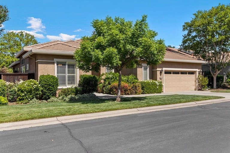 Photo 31 of 47 - 3970 Coldwater Dr, Rocklin, CA 95765