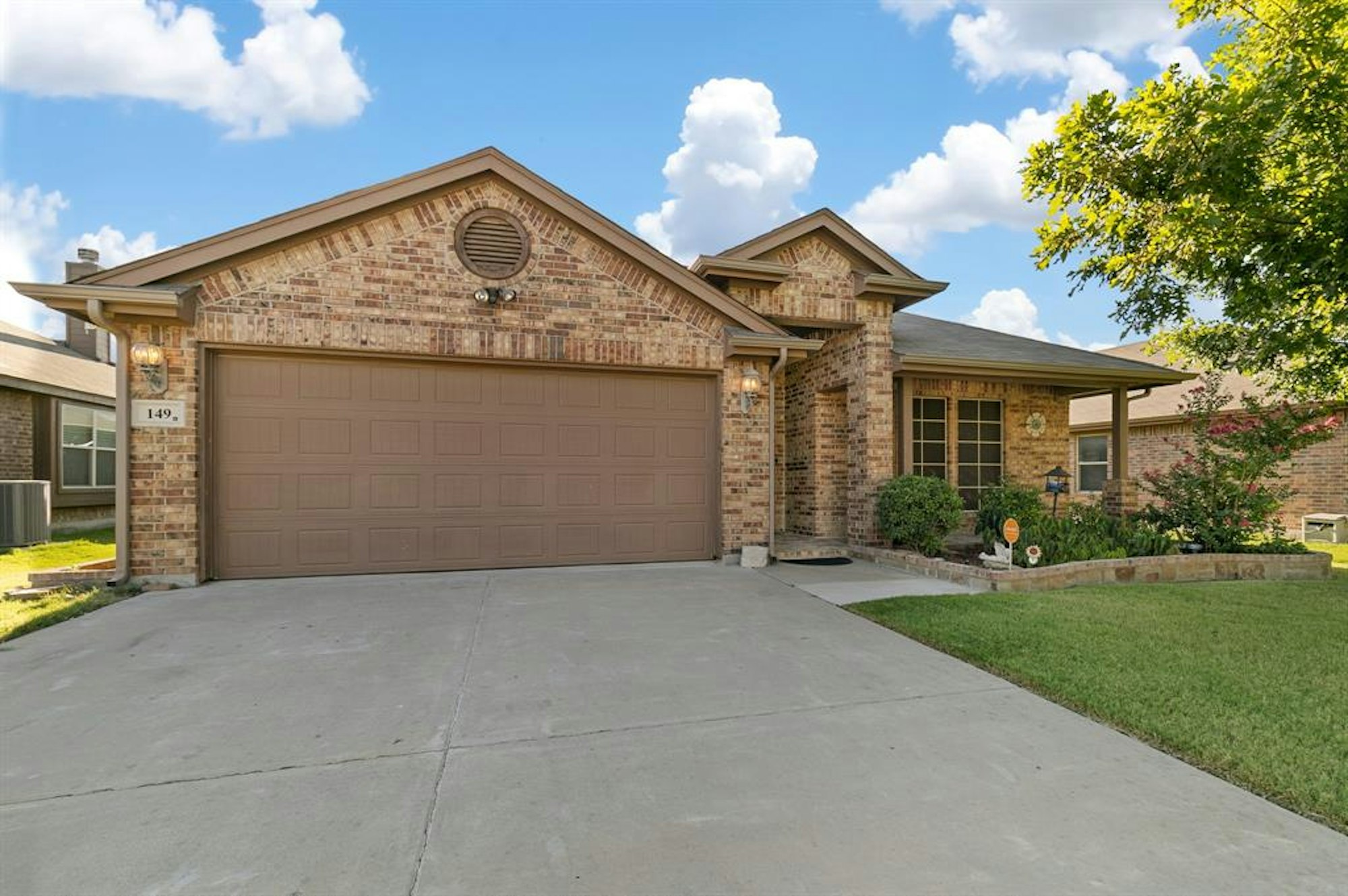Photo 1 of 35 - 149 Spring Hollow Dr, Fort Worth, TX 76131