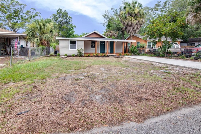 Photo 6 of 31 - 1580 Tioga Ave, Clearwater, FL 33756