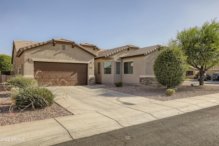 Photo 1 of 11 - 17639 W Evans Dr, Surprise, AZ 85388