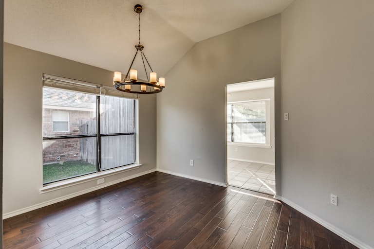 Photo 9 of 26 - 2612 Trumpet Dr, Rowlett, TX 75089