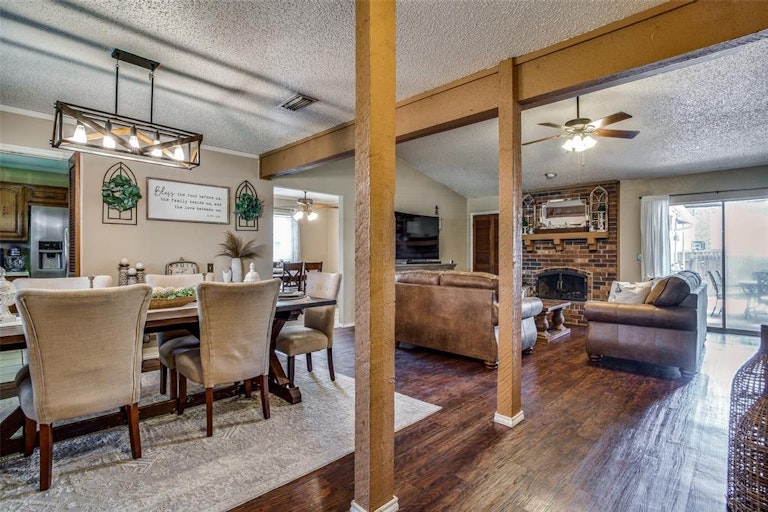 Photo 16 of 36 - 3008 Kensington Dr, Mesquite, TX 75150