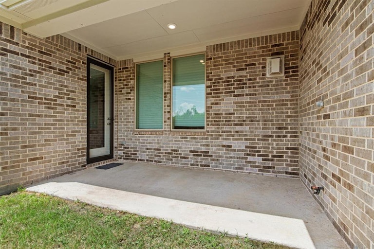 Photo 35 of 38 - 5922 Arcola Meadow Ct, Houston, TX 77059