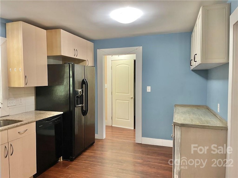 Photo 6 of 37 - 14108 Mill House Dr, Matthews, NC 28105
