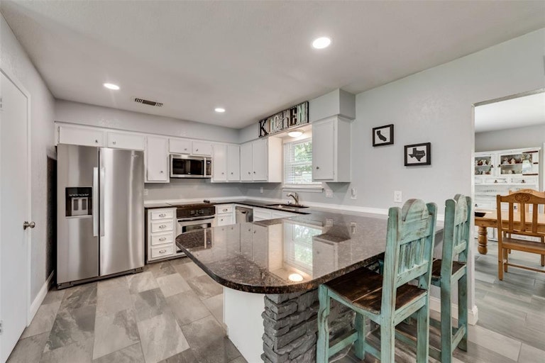 Photo 9 of 22 - 100 Chestnut St, Aledo, TX 76008