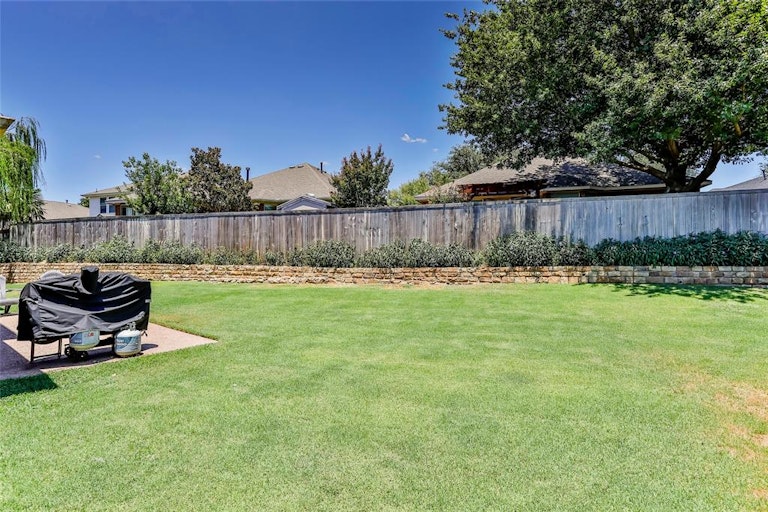 Photo 32 of 32 - 3949 Diamond Ridge Dr, Fort Worth, TX 76244