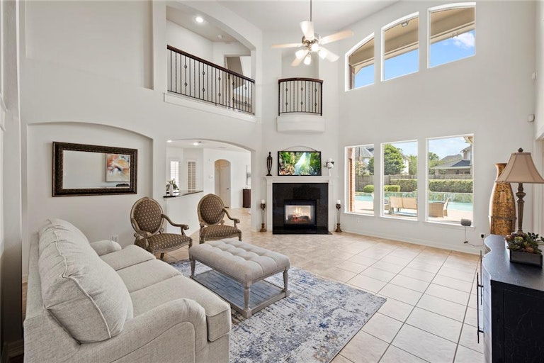 Photo 10 of 46 - 7006 Monarch Lake Ln, Katy, TX 77494