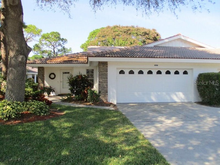 Photo 1 of 25 - 5622 Garden Lakes Palm, Bradenton, FL 34203