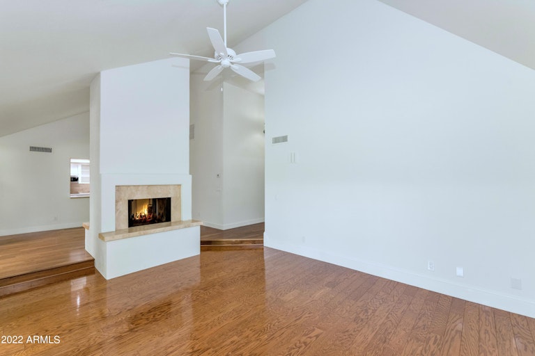 Photo 5 of 33 - 5409 N 25th St, Phoenix, AZ 85016