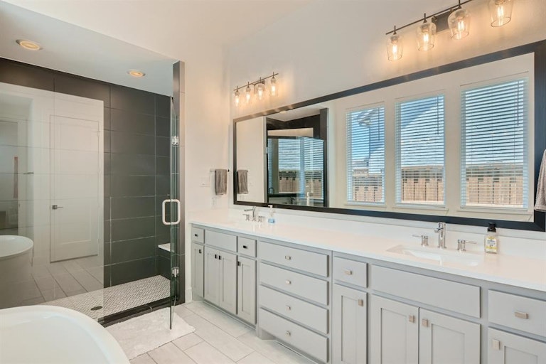 Photo 16 of 29 - 8112 Copper Way, Dallas, TX 75252