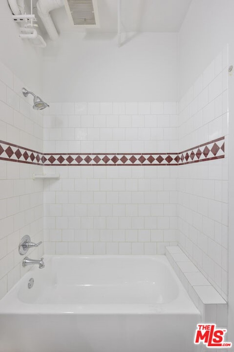 Photo 30 of 30 - 215 W 7th St #801, Los Angeles, CA 90014