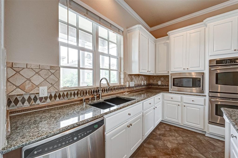 Photo 19 of 38 - 2 Olmstead Row, Spring, TX 77380