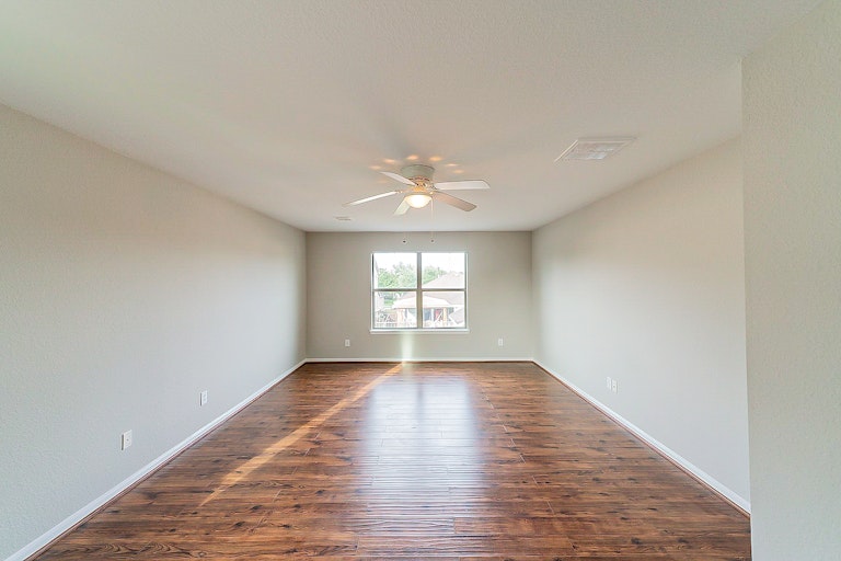 Photo 28 of 39 - 6926 Oleander Grove Way, Houston, TX 77049