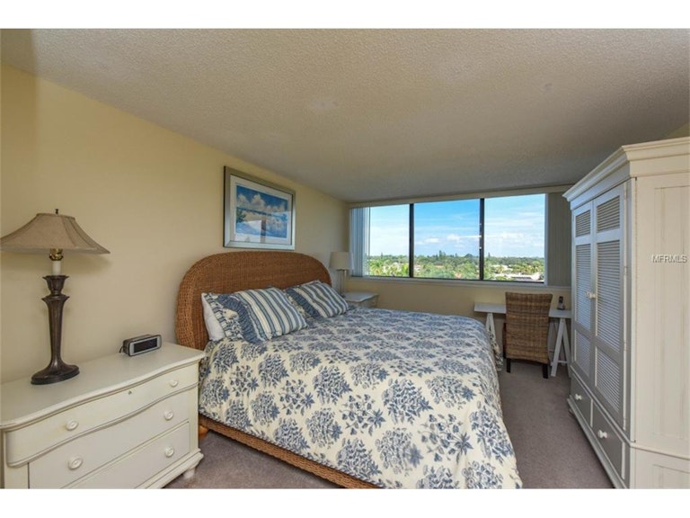 Photo 6 of 23 - 1055 Beach Rd Unit B-503, Sarasota, FL 34242
