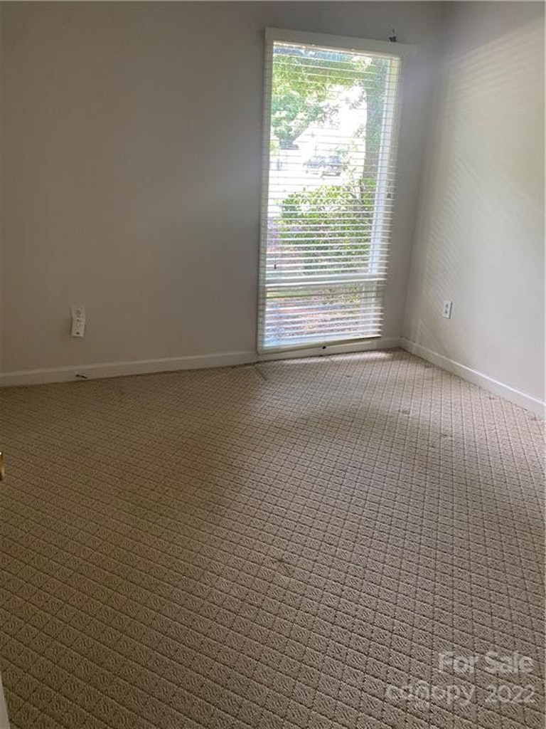 Photo 12 of 16 - 5926 McNair Rd, Charlotte, NC 28212