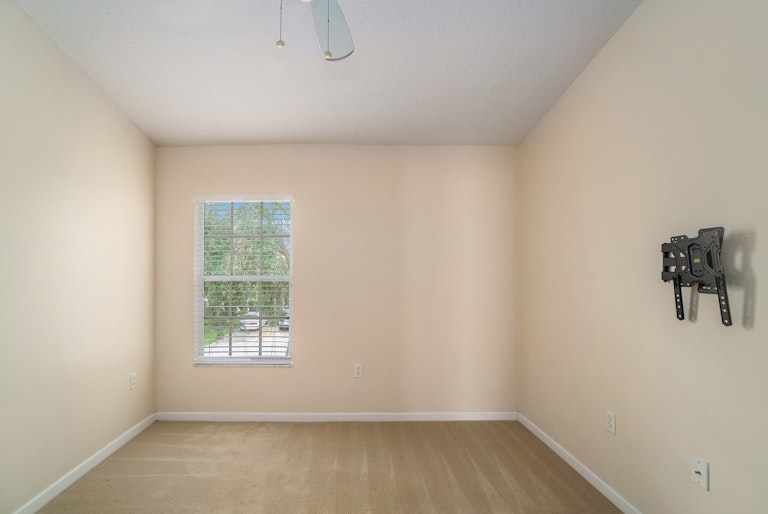 Photo 8 of 13 - 8364 72nd St E, Bradenton, FL 34201