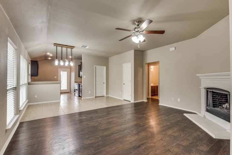 Photo 7 of 25 - 1308 Land Oak Rd, Royse City, TX 75189