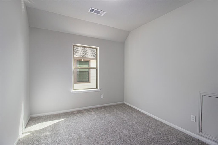 Photo 21 of 27 - 6034 Lake Bridge Ln, Manvel, TX 77578