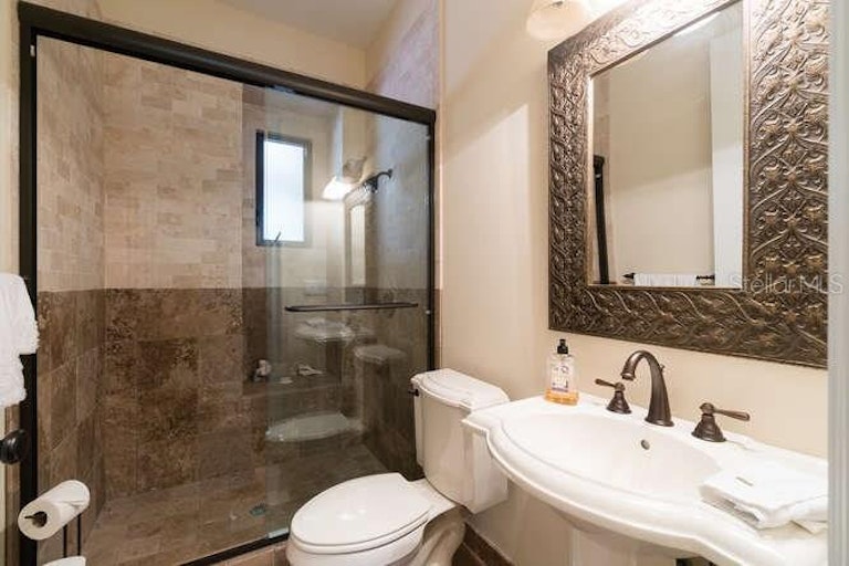Photo 15 of 23 - 2625 Colony Ter, Sarasota, FL 34239
