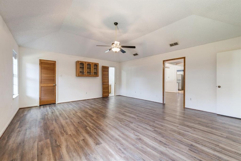 Photo 28 of 40 - 312 Greenbriar Ln, Colleyville, TX 76034