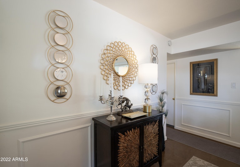 Photo 11 of 38 - 2452 E Highland Ave, Phoenix, AZ 85016