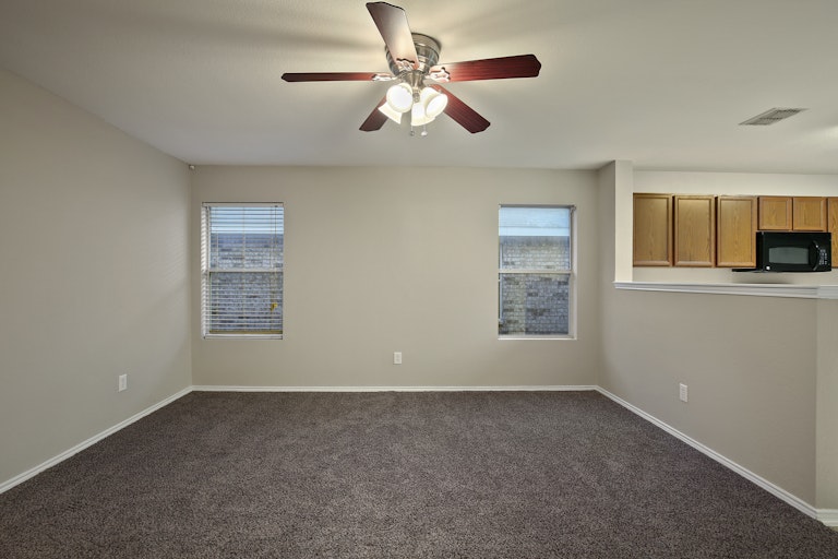 Photo 11 of 26 - 8917 Quarry Ridge Trl, Fort Worth, TX 76244