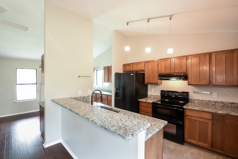 Photo 10 of 25 - 13919 Woodbreeze St, San Antonio, TX 78217