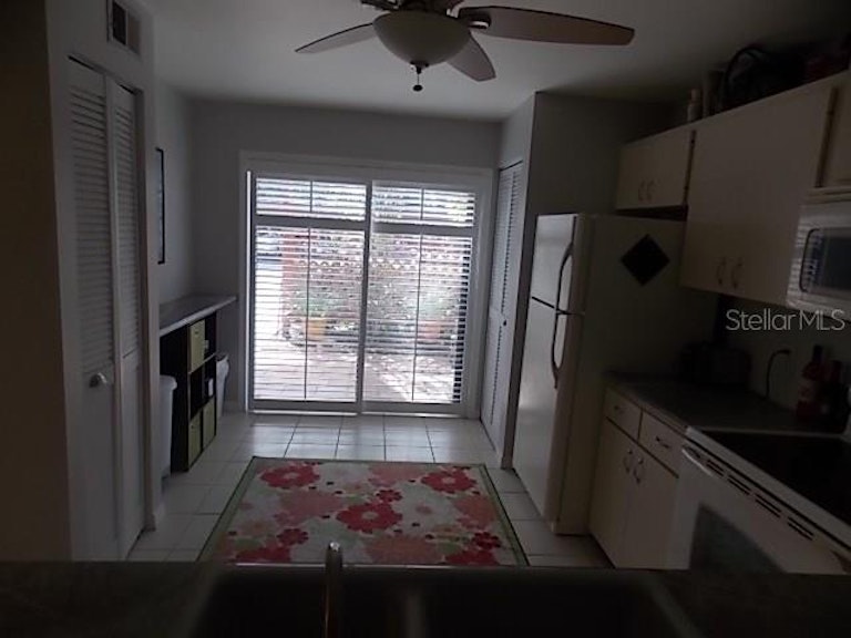 Photo 5 of 20 - 528 Spring Lakes Blvd #528, Bradenton, FL 34210