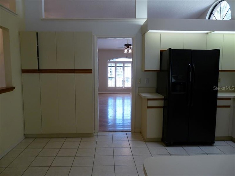 Photo 4 of 12 - 6129 Nicole Dr, Sarasota, FL 34243