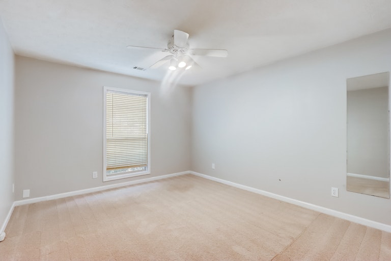 Photo 20 of 23 - 690 Paris Dr, Lawrenceville, GA 30043