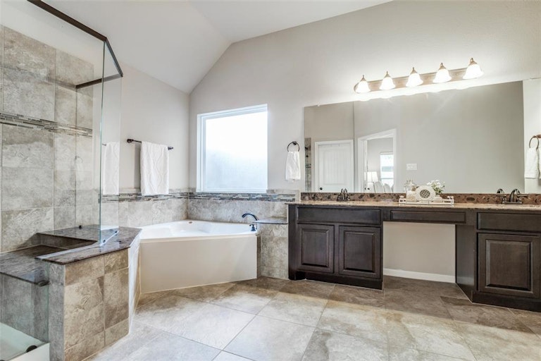 Photo 20 of 34 - 9315 Mystic Falls Ln, Humble, TX 77396
