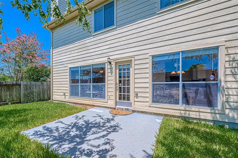 Photo 37 of 42 - 8706 Fondren Village Dr, Houston, TX 77071