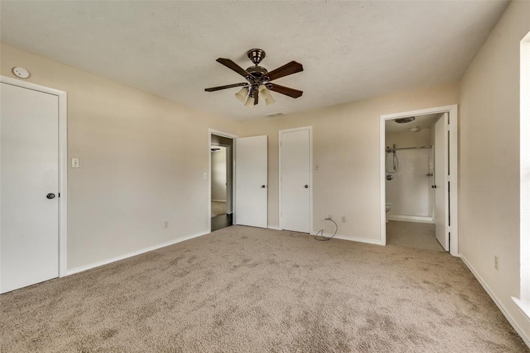 Photo 16 of 26 - 13 Lee Dr, Rockwall, TX 75032