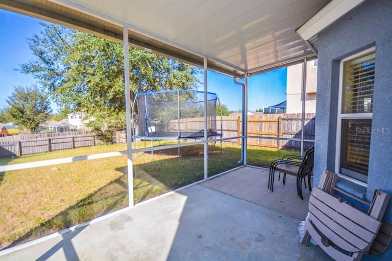 Photo 20 of 25 - 453 Summer Sails Dr, Valrico, FL 33594